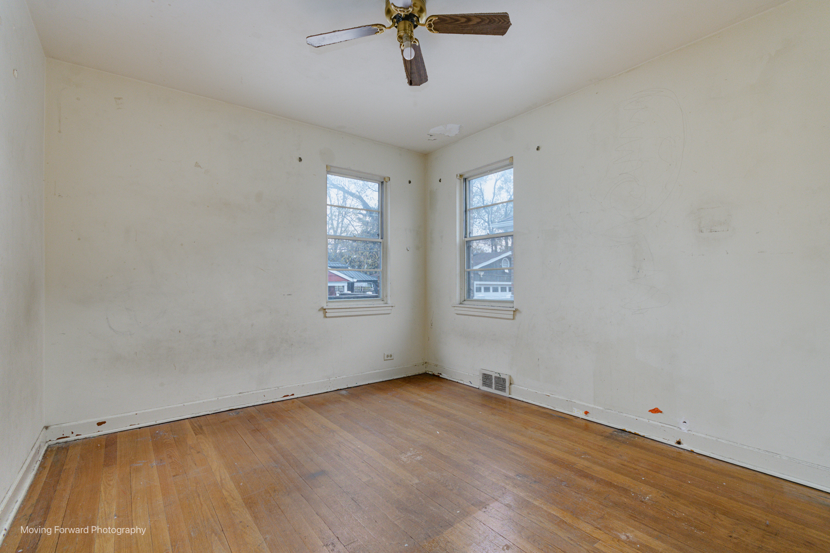 1807 N 74th Court