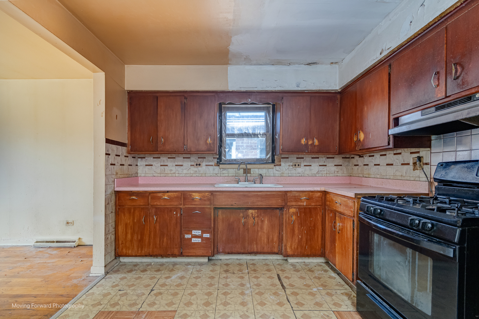 7652 W 63rd Place