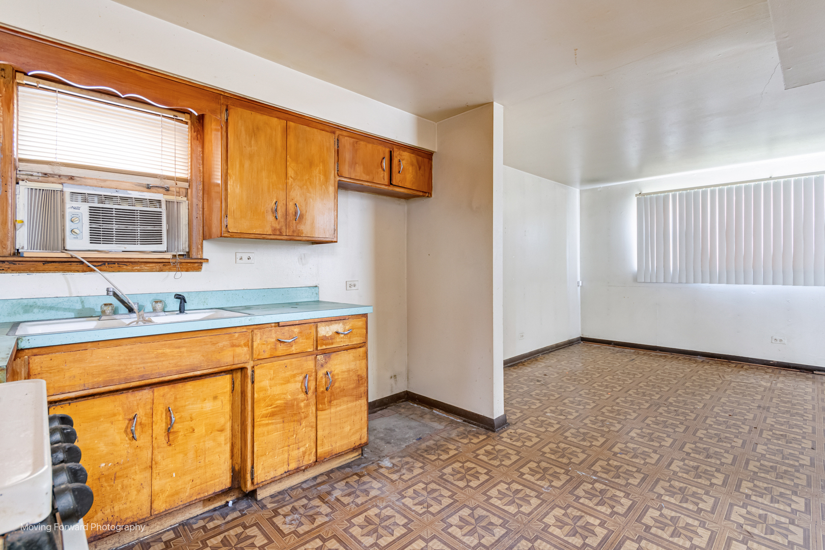 7652 W 63rd Place