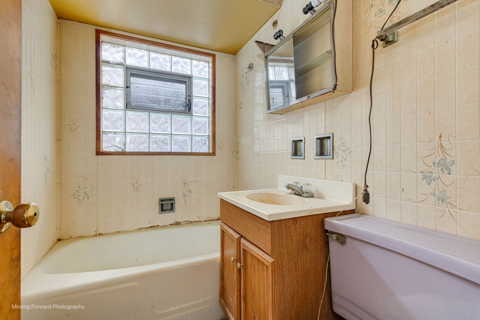 7652 W 63rd Place