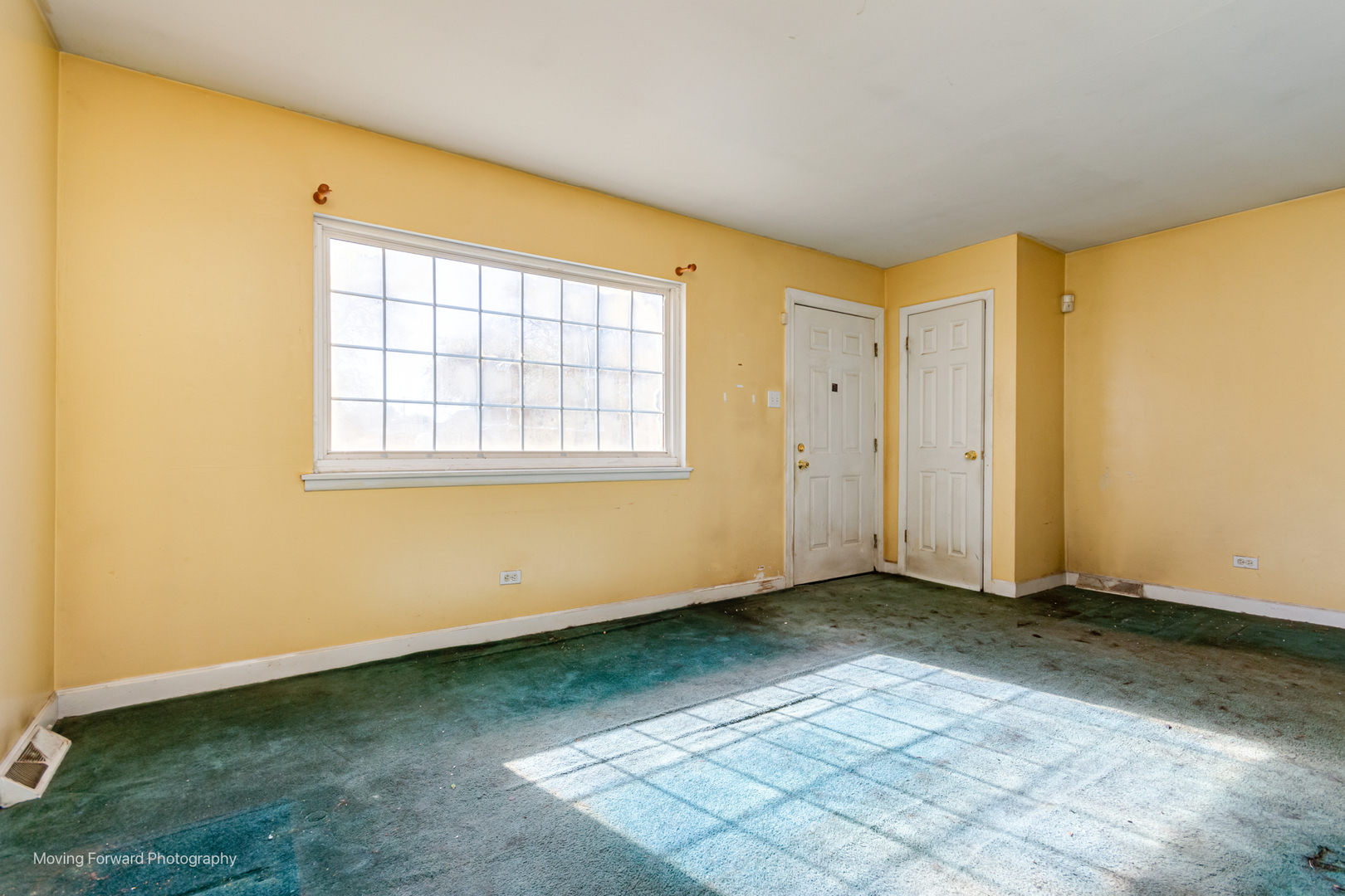 9311 S Burnside Avenue