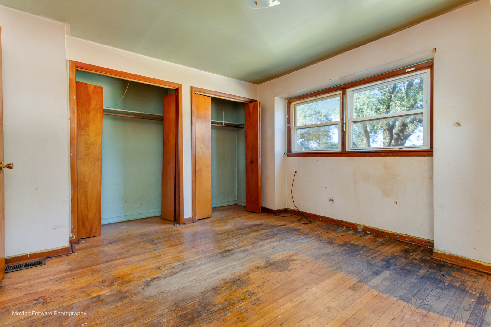 1237 W 110th Place