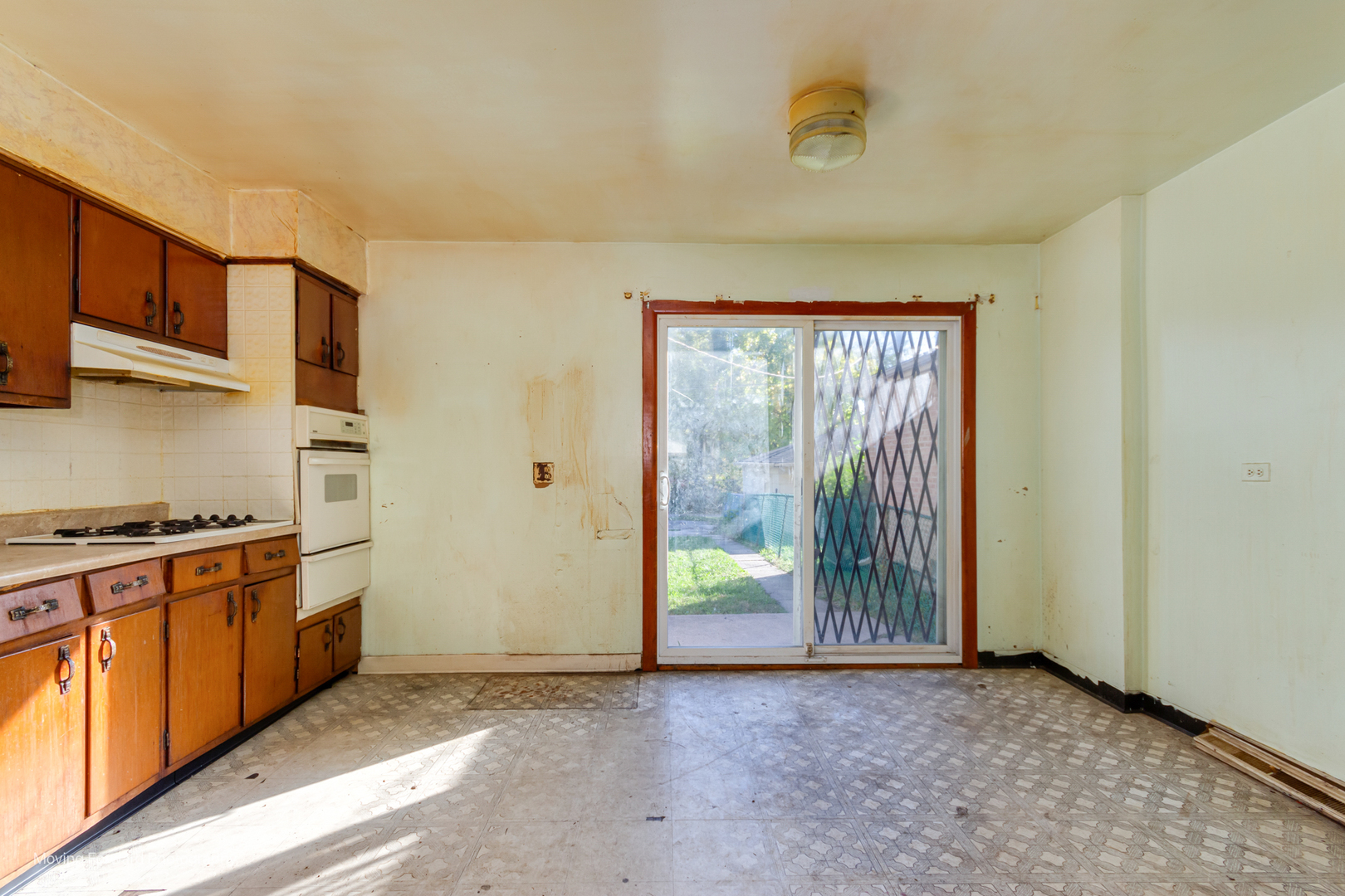 1237 W 110th Place