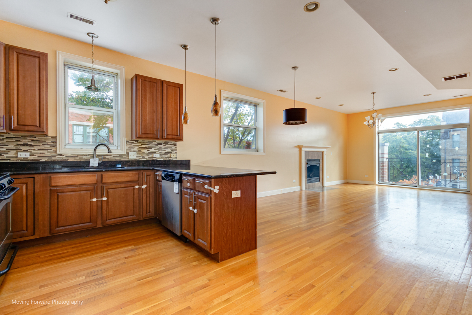 4900 S VINCENNES Avenue Unit: 3