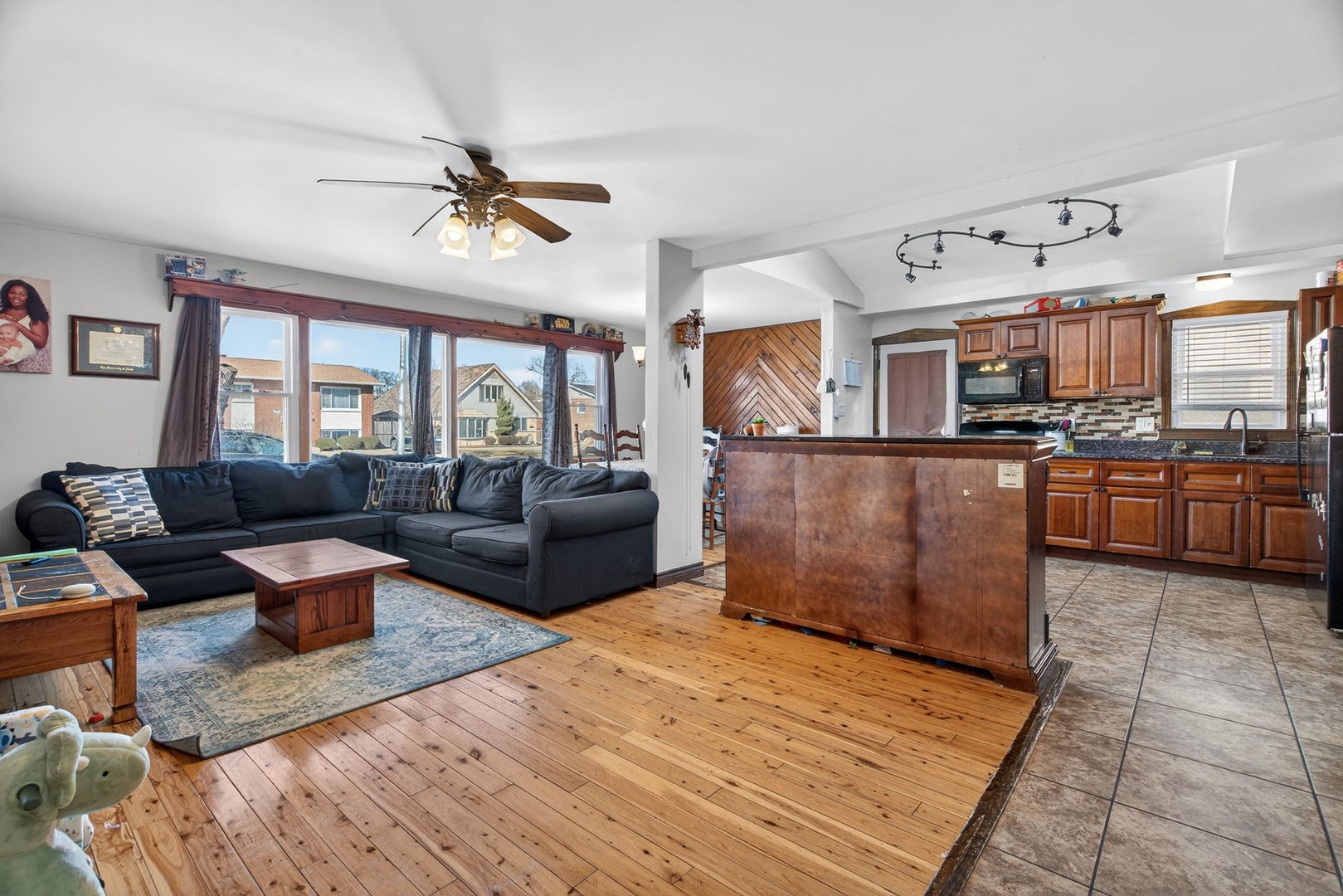 3631 W 121st Place