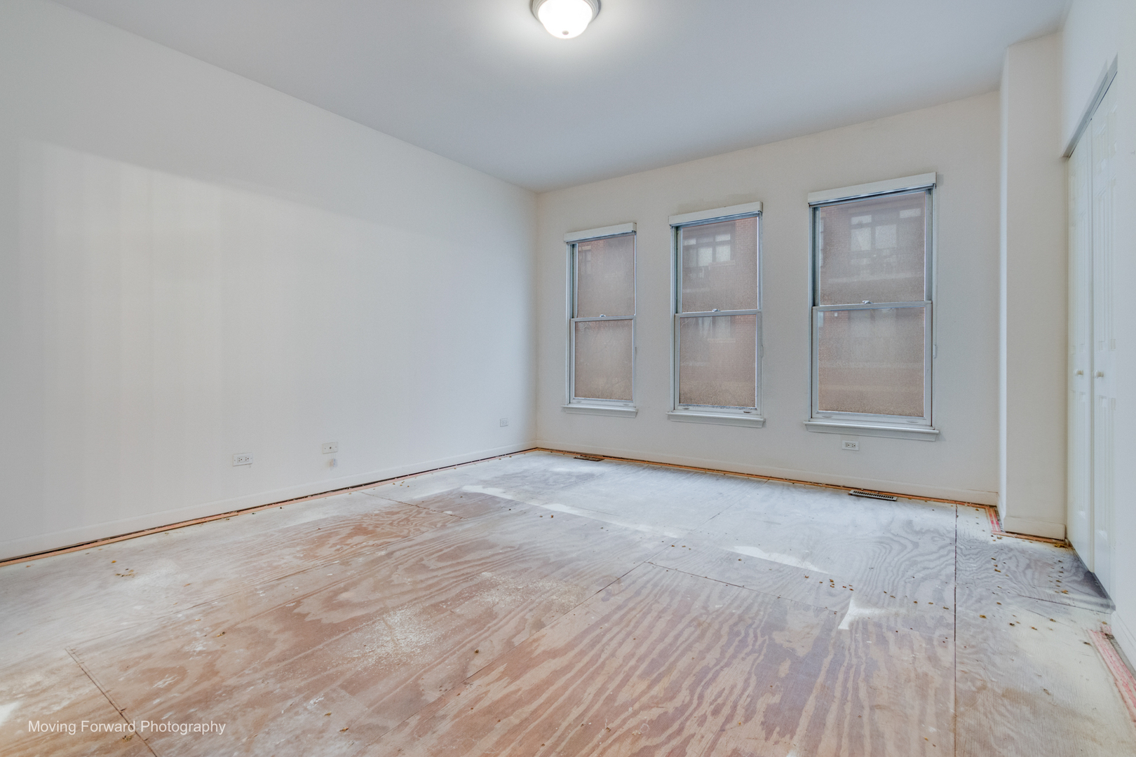 814 W 15th Place