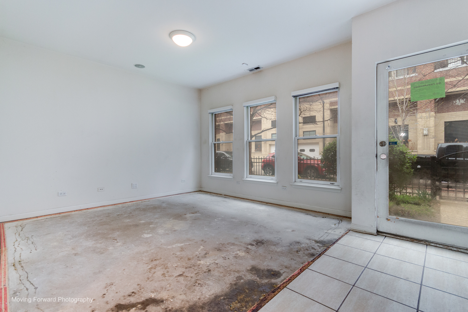 814 W 15th Place