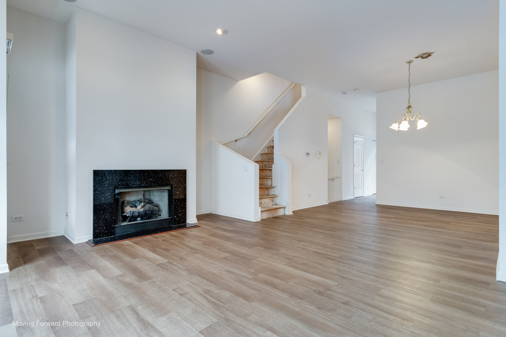814 W 15th Place