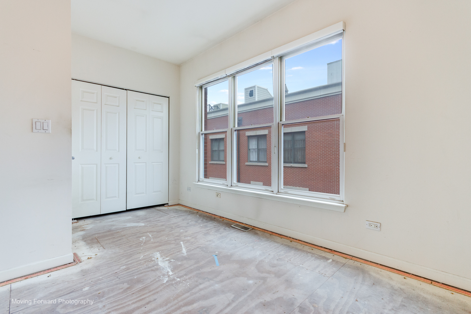 814 W 15th Place