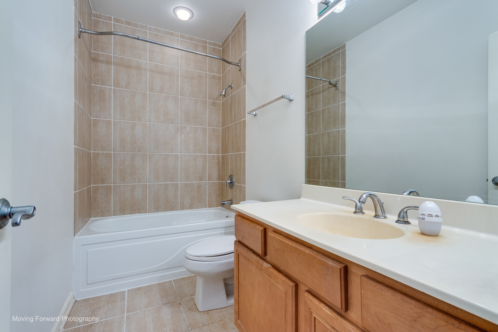 814 W 15th Place