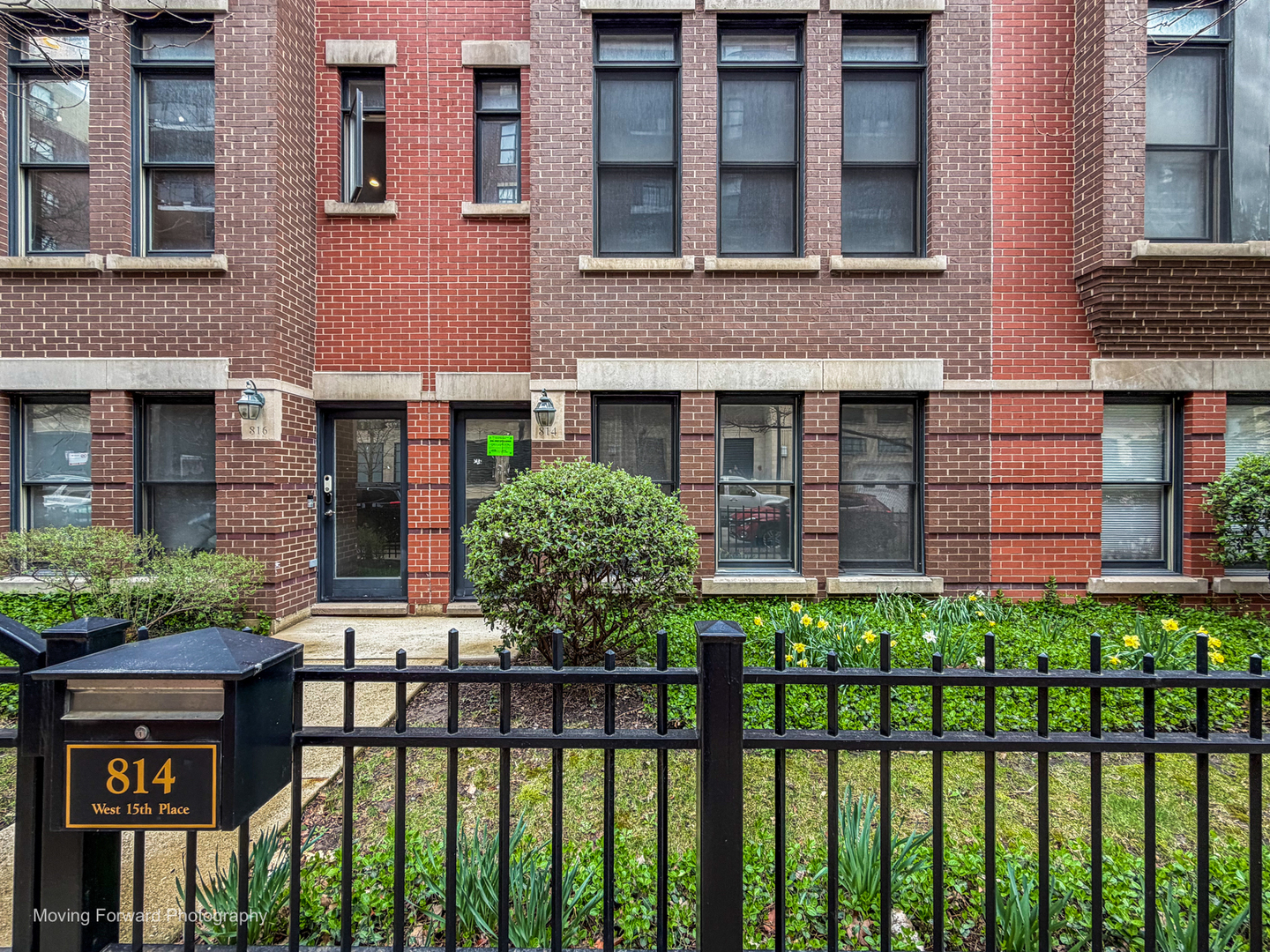 814 W 15th Place