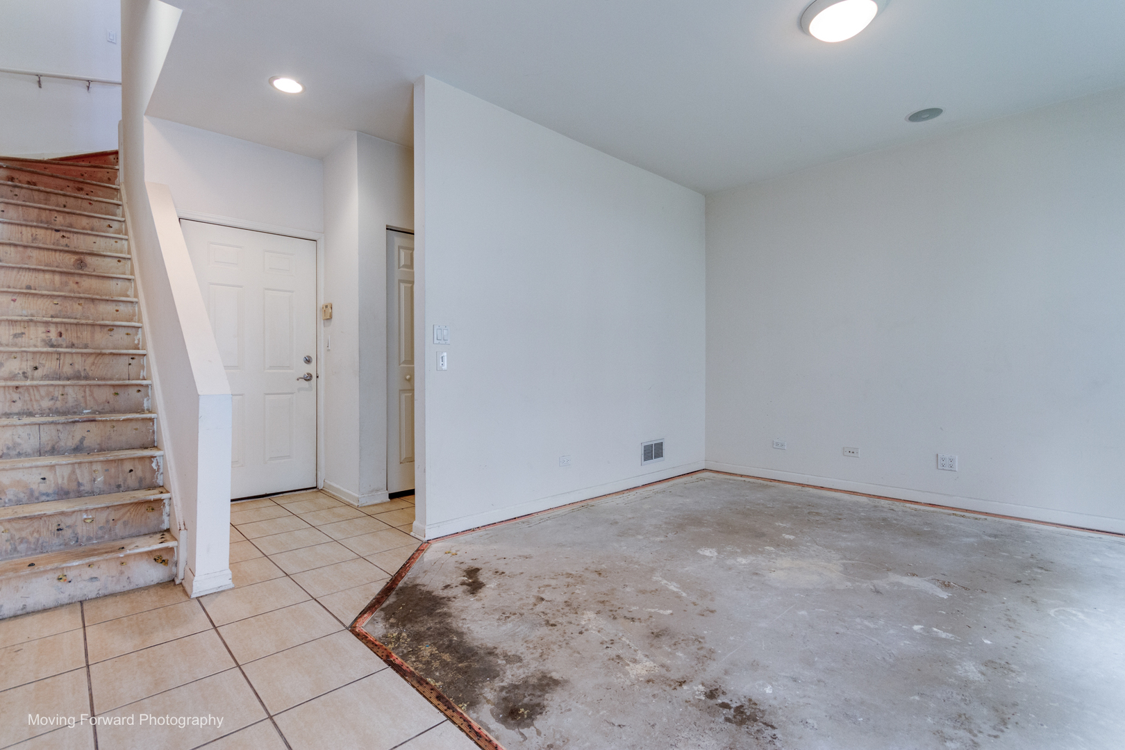 814 W 15th Place