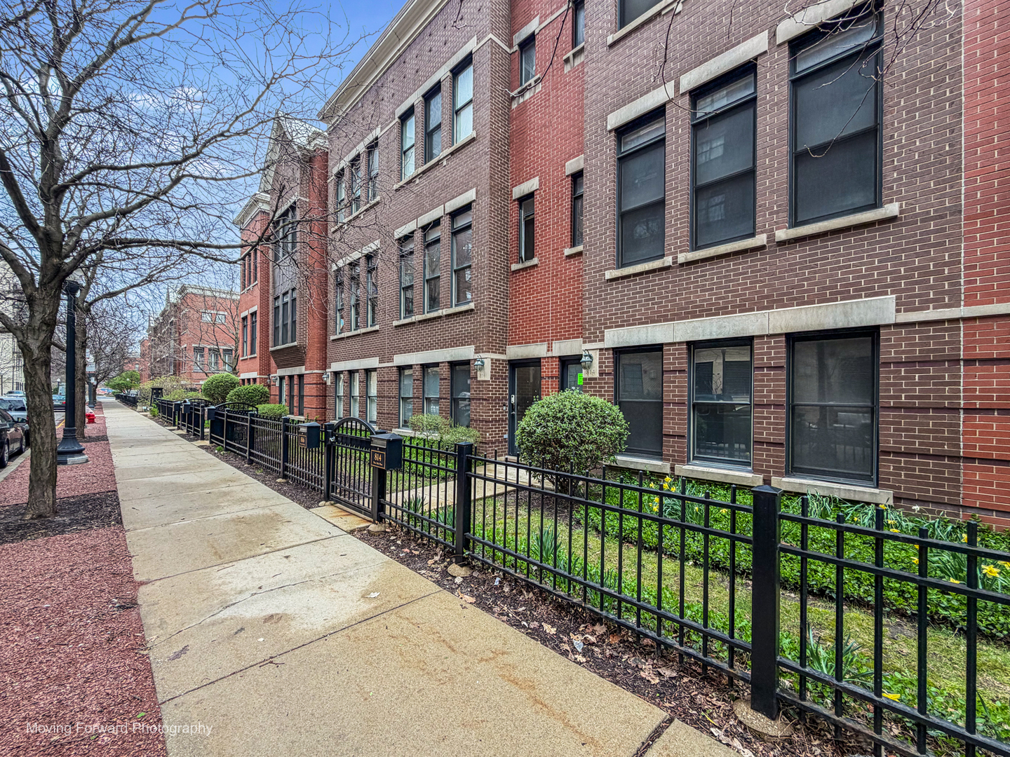 814 W 15th Place