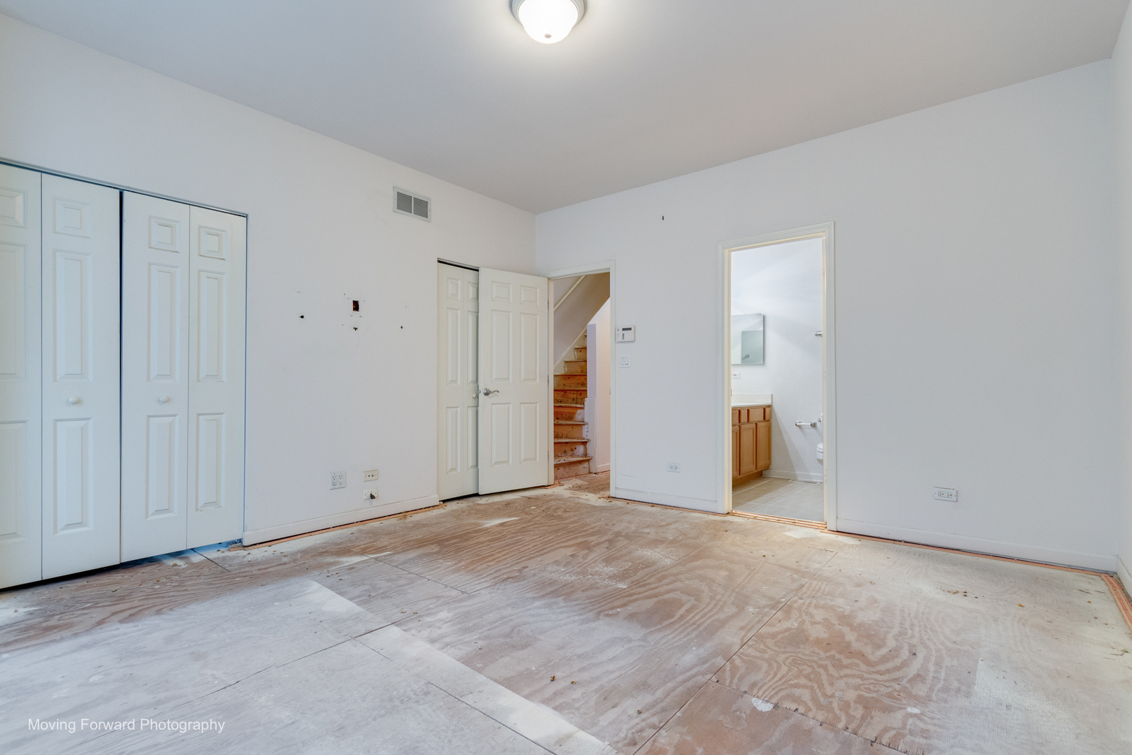 814 W 15th Place