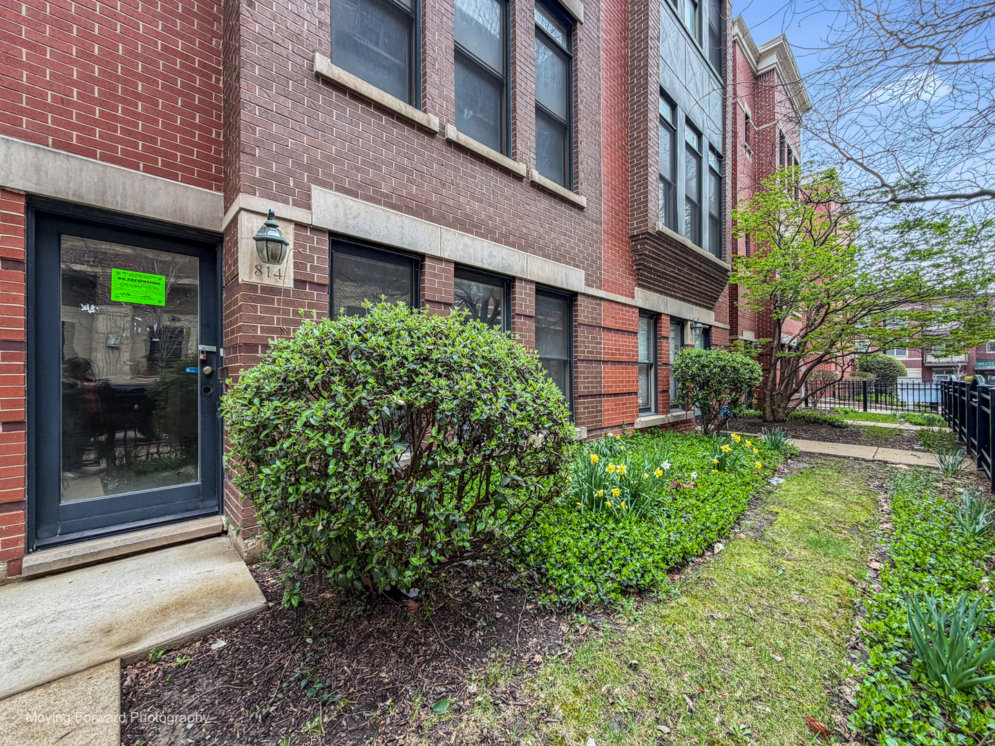 814 W 15th Place