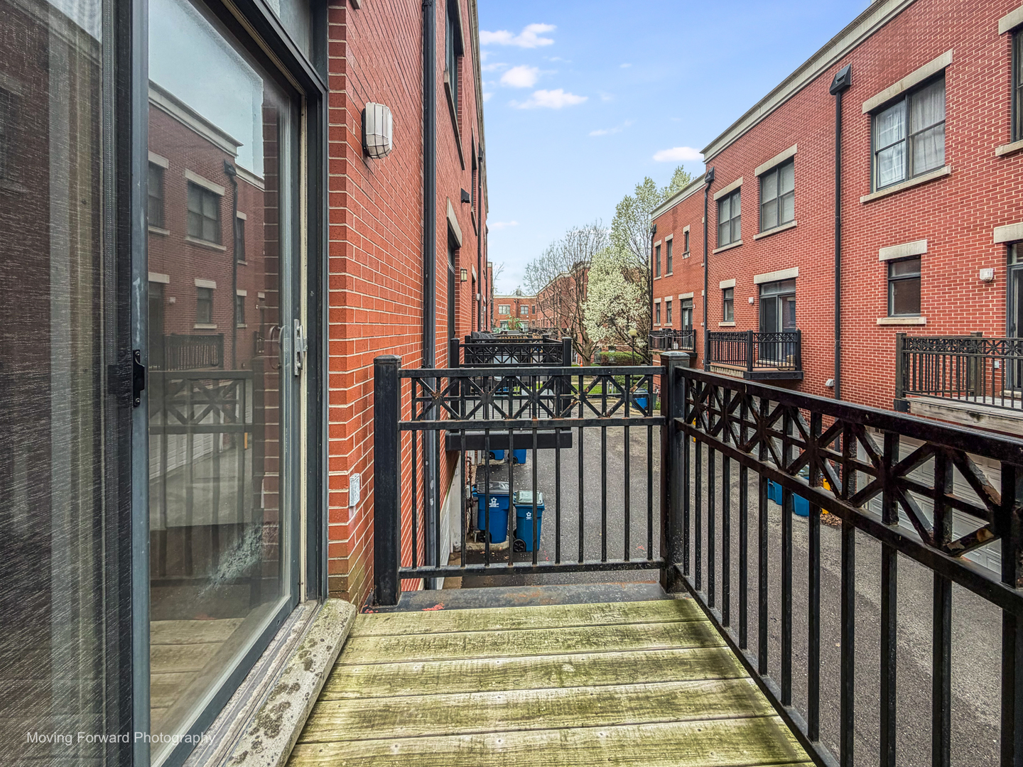 814 W 15th Place
