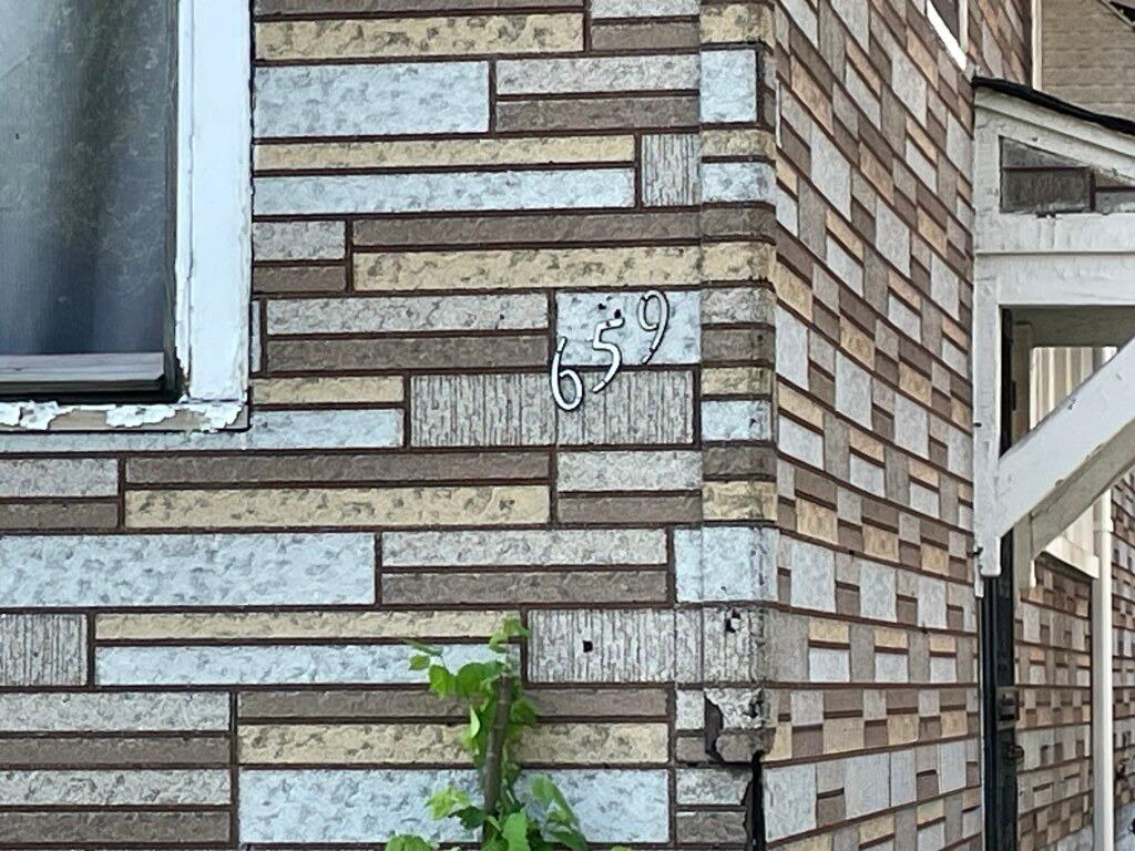 659 W 116th Place