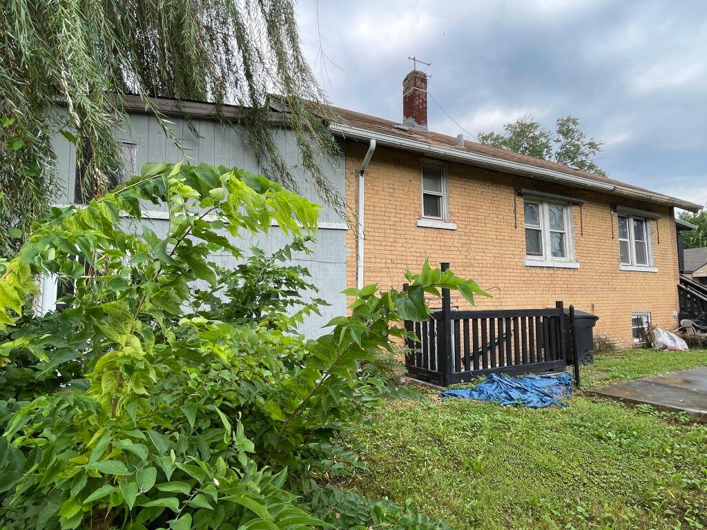 1341 W 112th Place