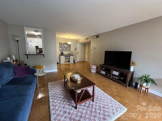 1323 Queens Road Unit: 313