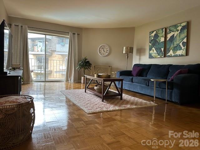 1323 Queens Road Unit: 313