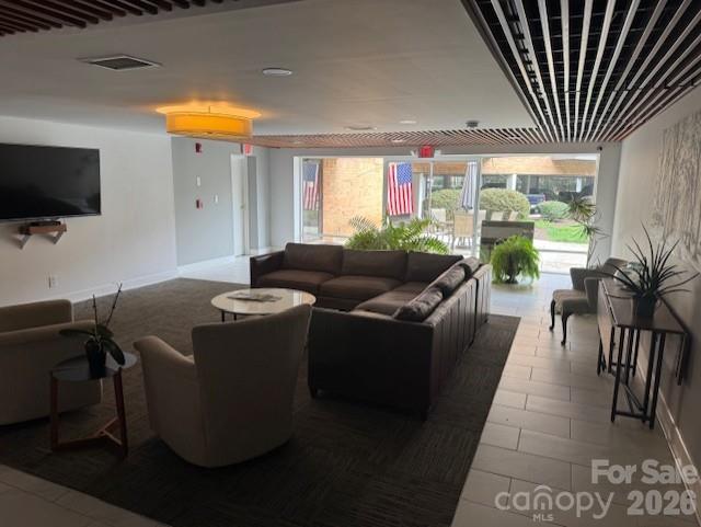 1323 Queens Road Unit: 313