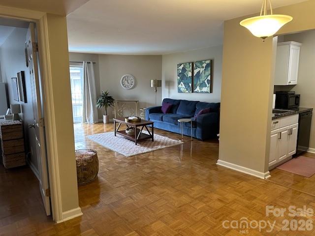 1323 Queens Road Unit: 313