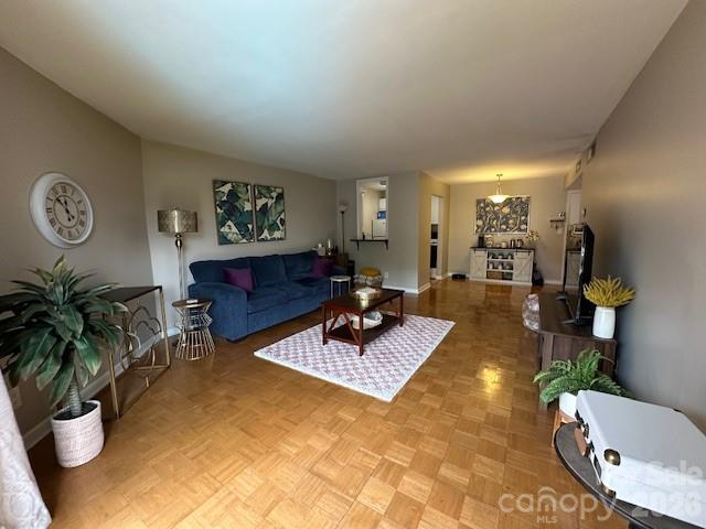 1323 Queens Road Unit: 313