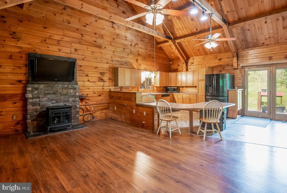 120 Lewis Rd