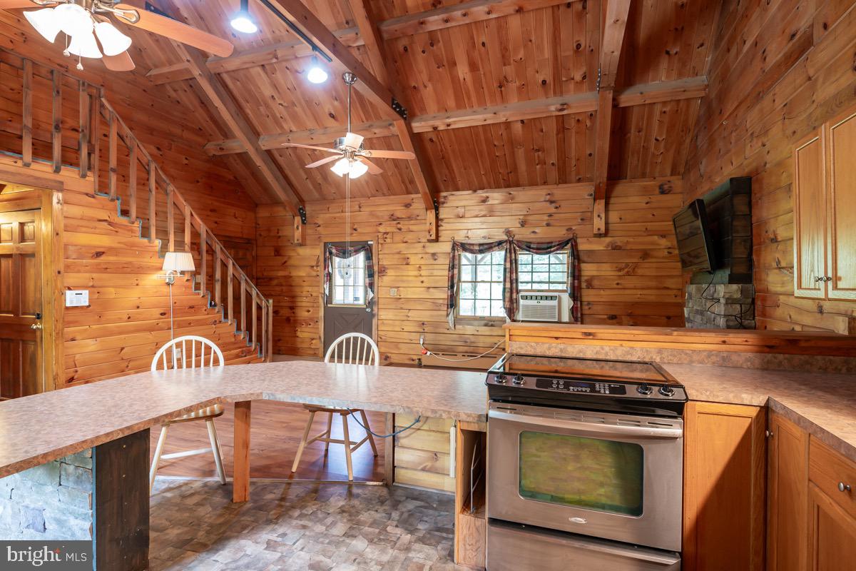 120 Lewis Rd