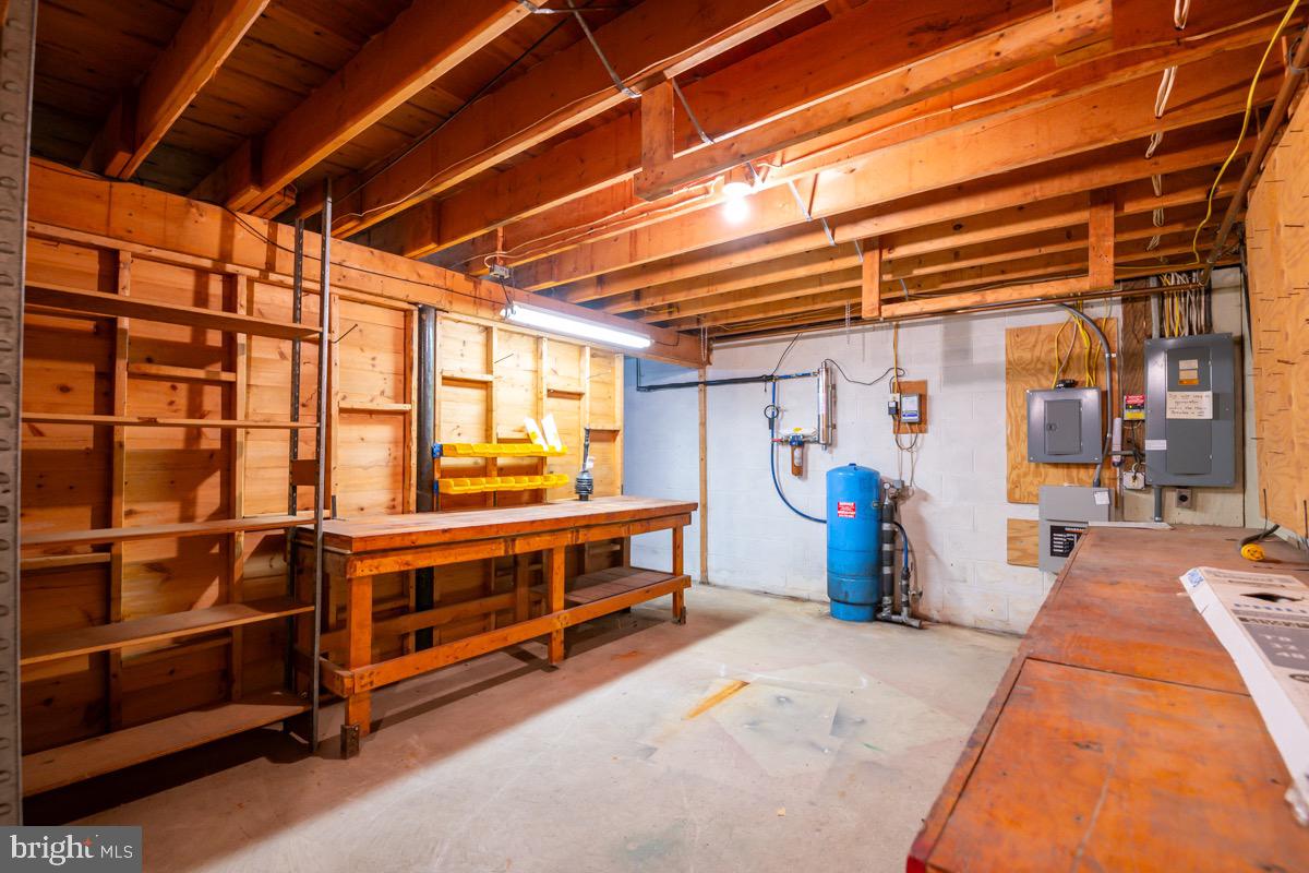 120 Lewis Rd