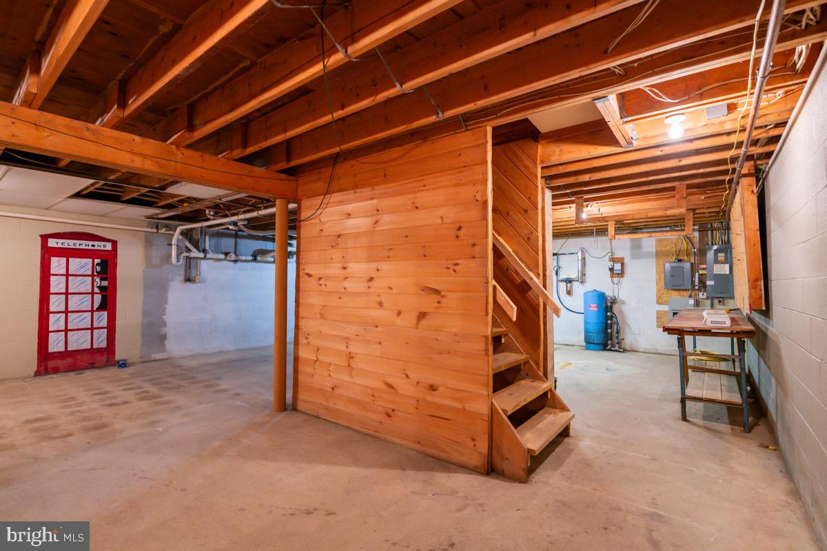 120 Lewis Rd