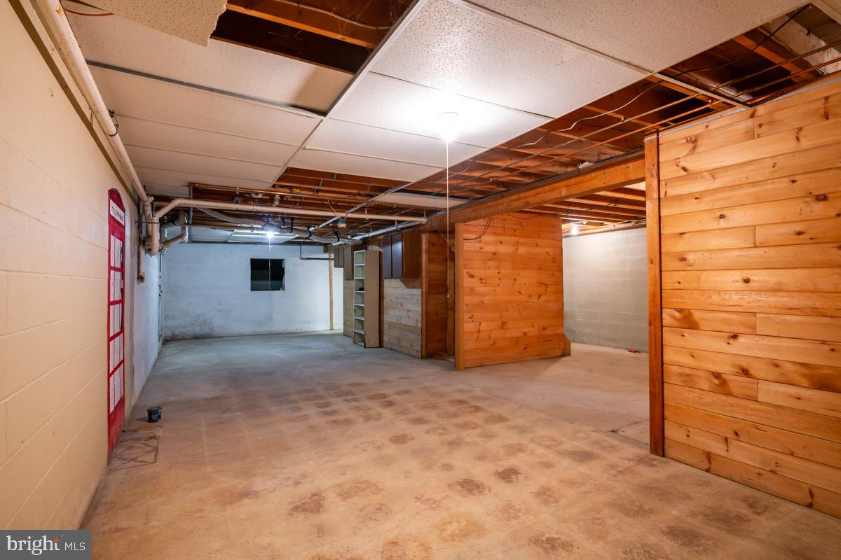 120 Lewis Rd