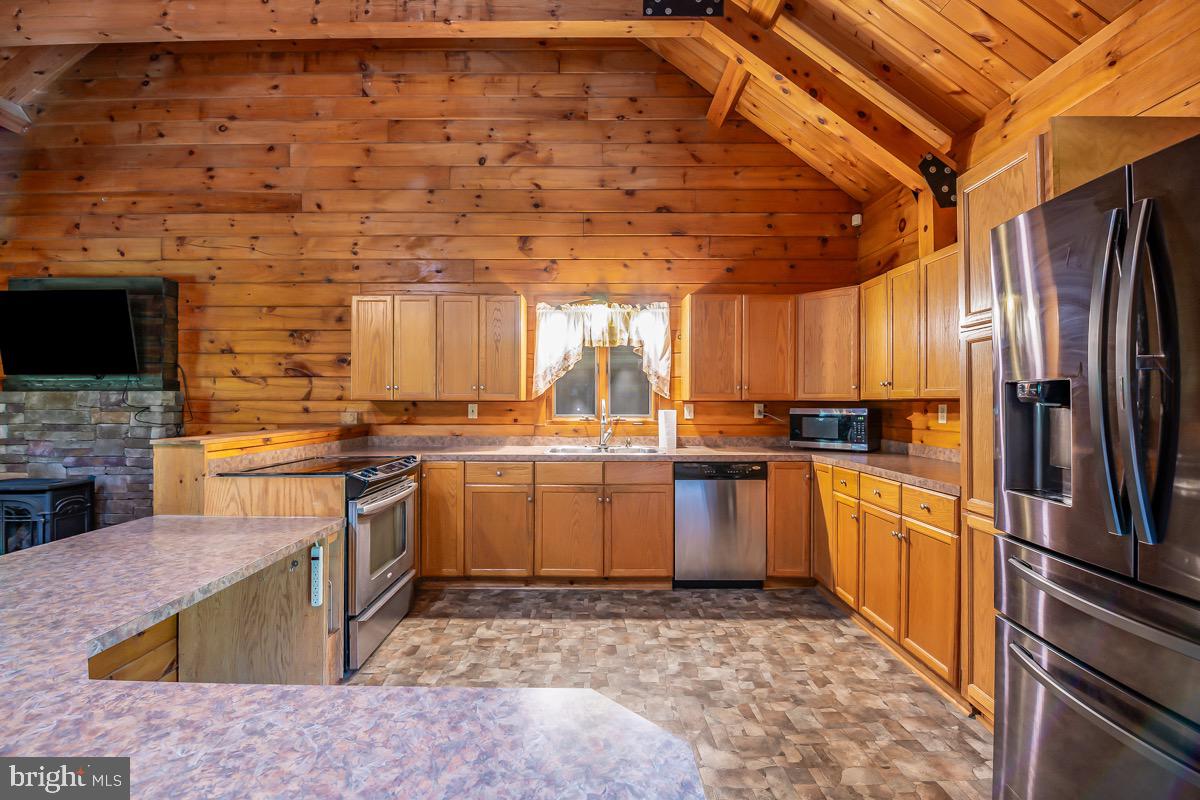 120 Lewis Rd