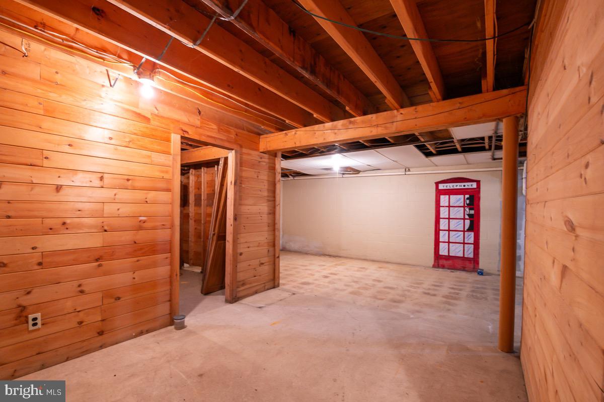 120 Lewis Rd