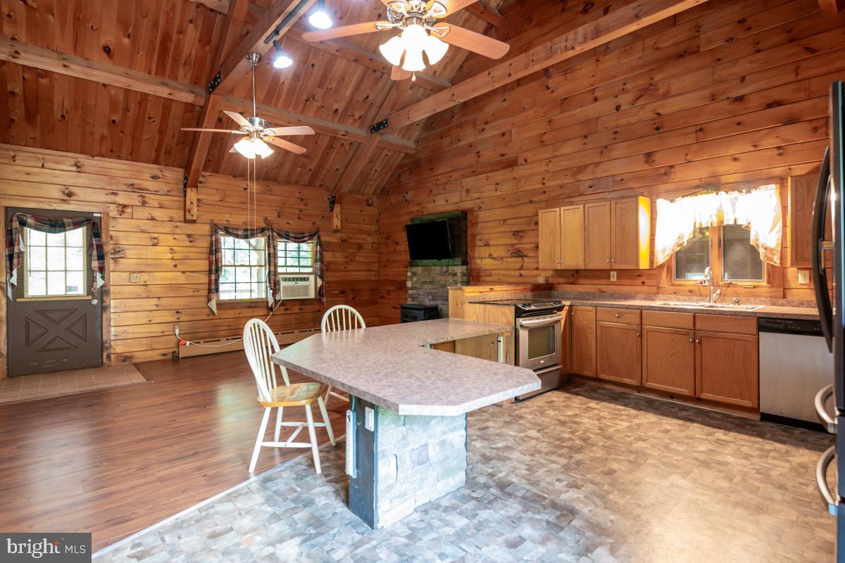 120 Lewis Rd