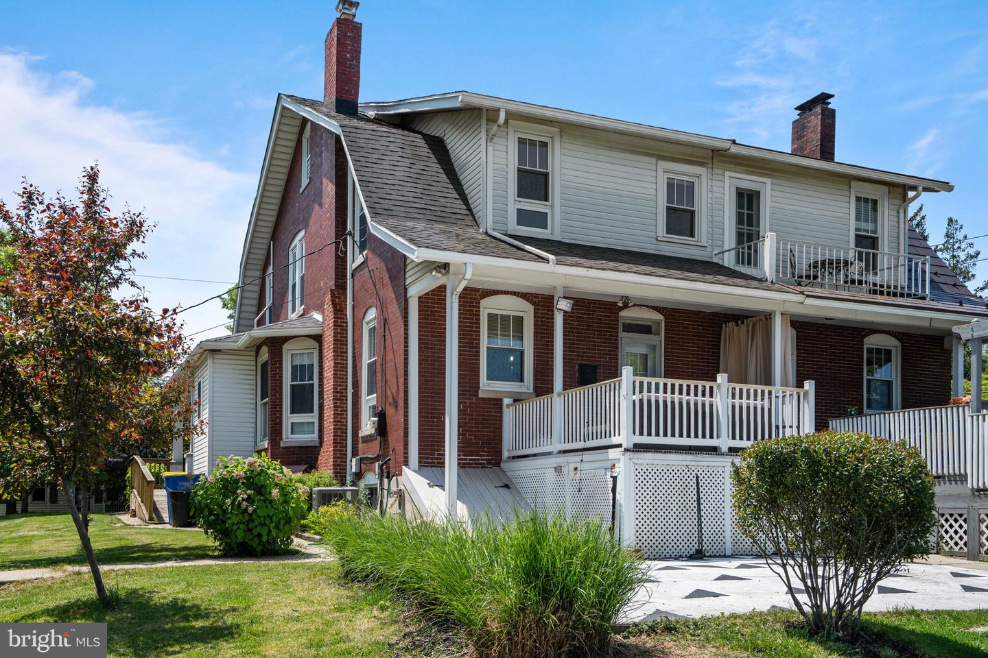 105 S 17th St