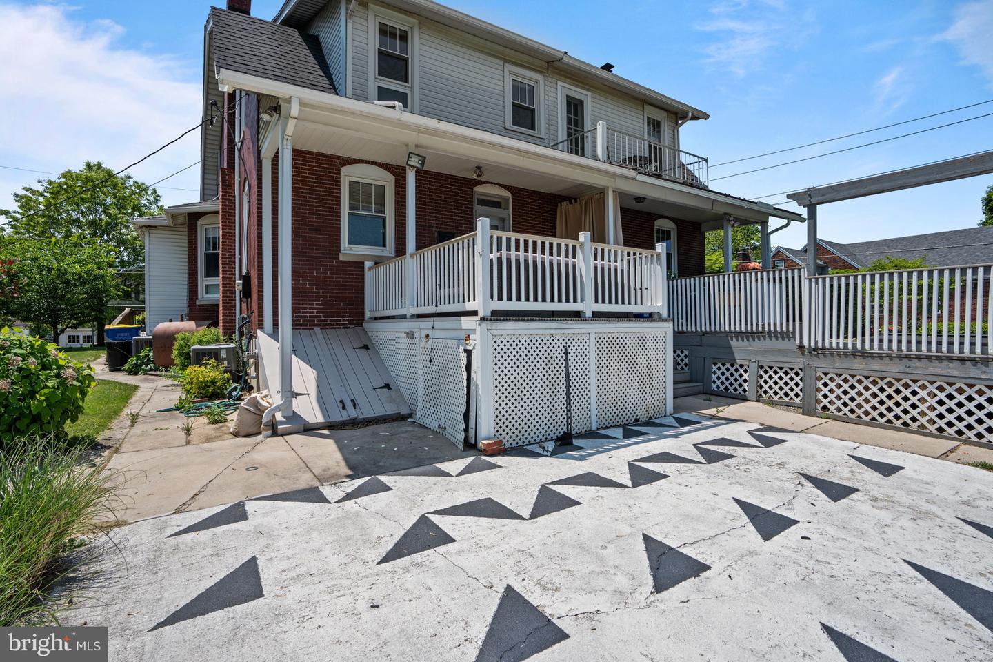 105 S 17th St