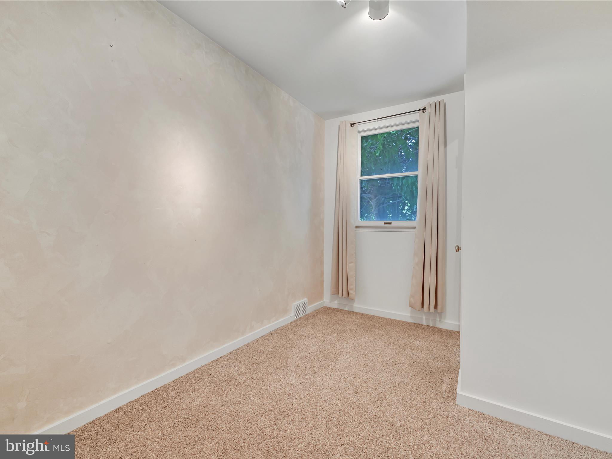 307 College Hill Rd