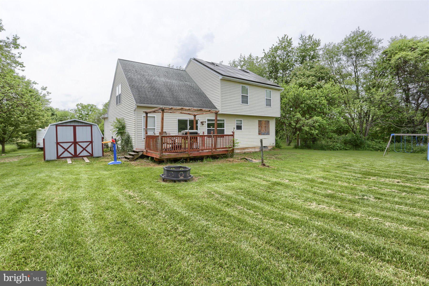 192 Lawrence Ln