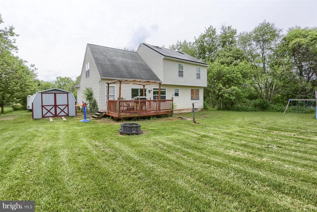 192 Lawrence Ln