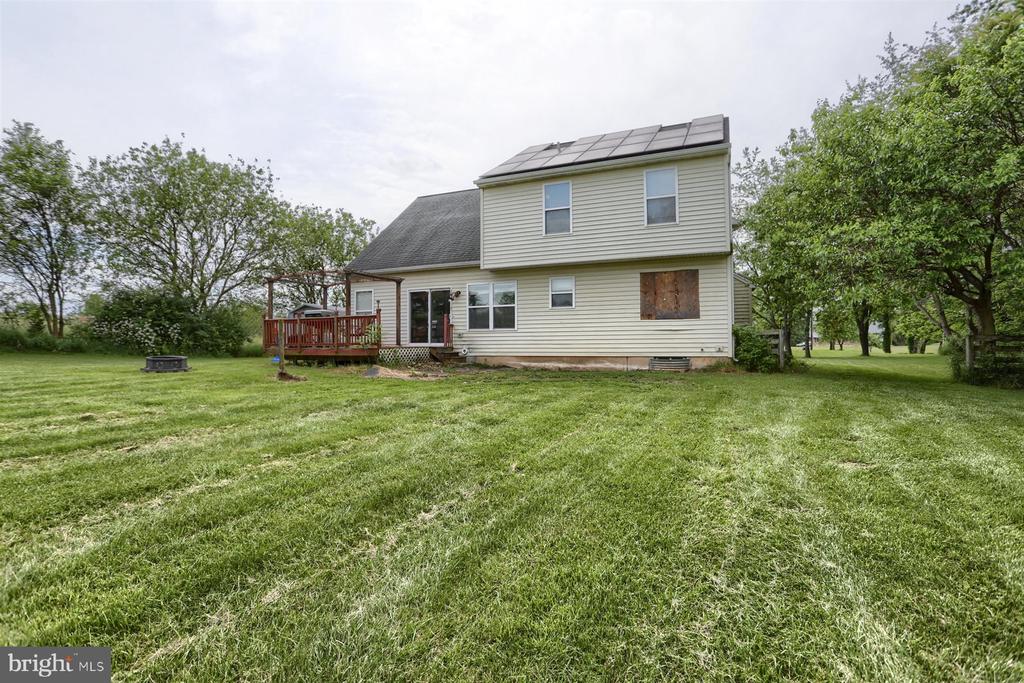 192 Lawrence Ln