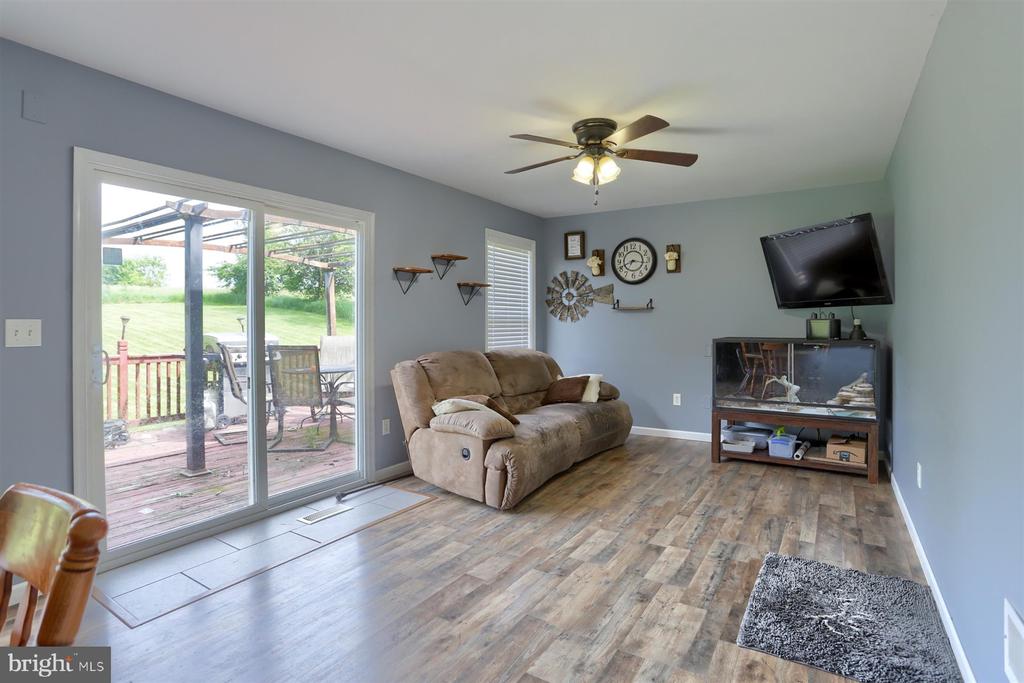 192 Lawrence Ln