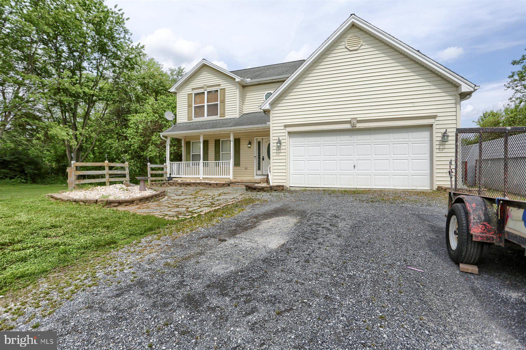 192 Lawrence Ln