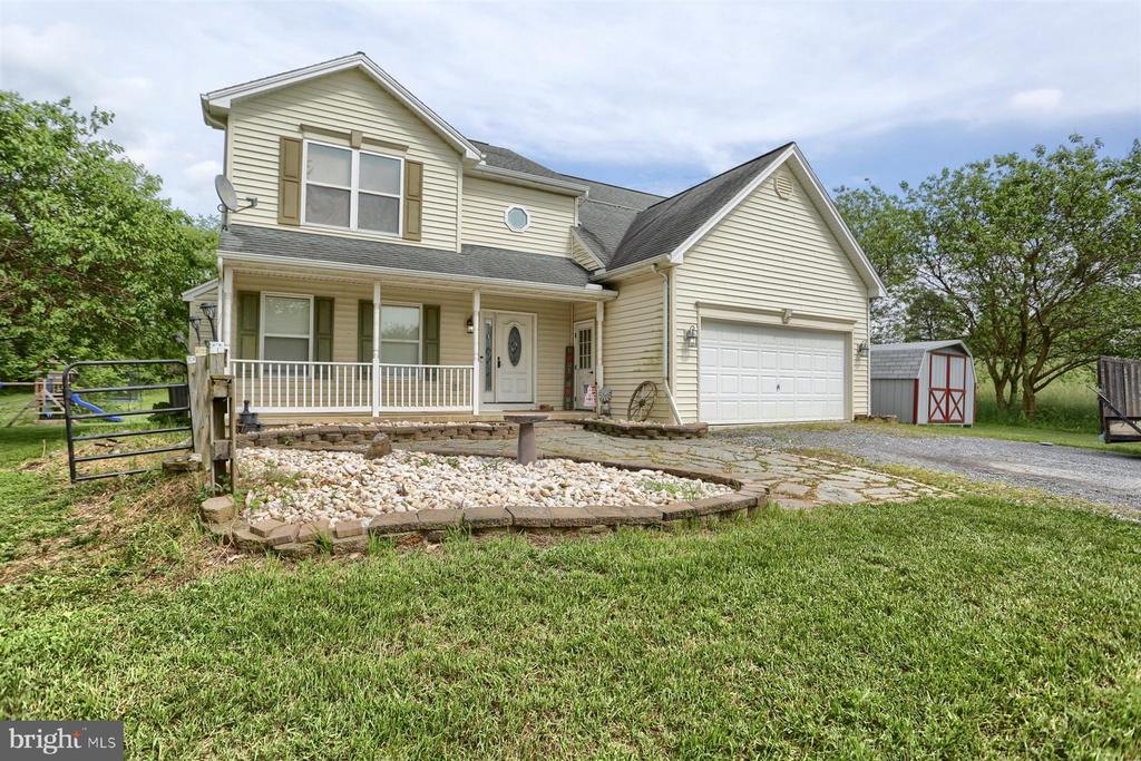 192 Lawrence Ln
