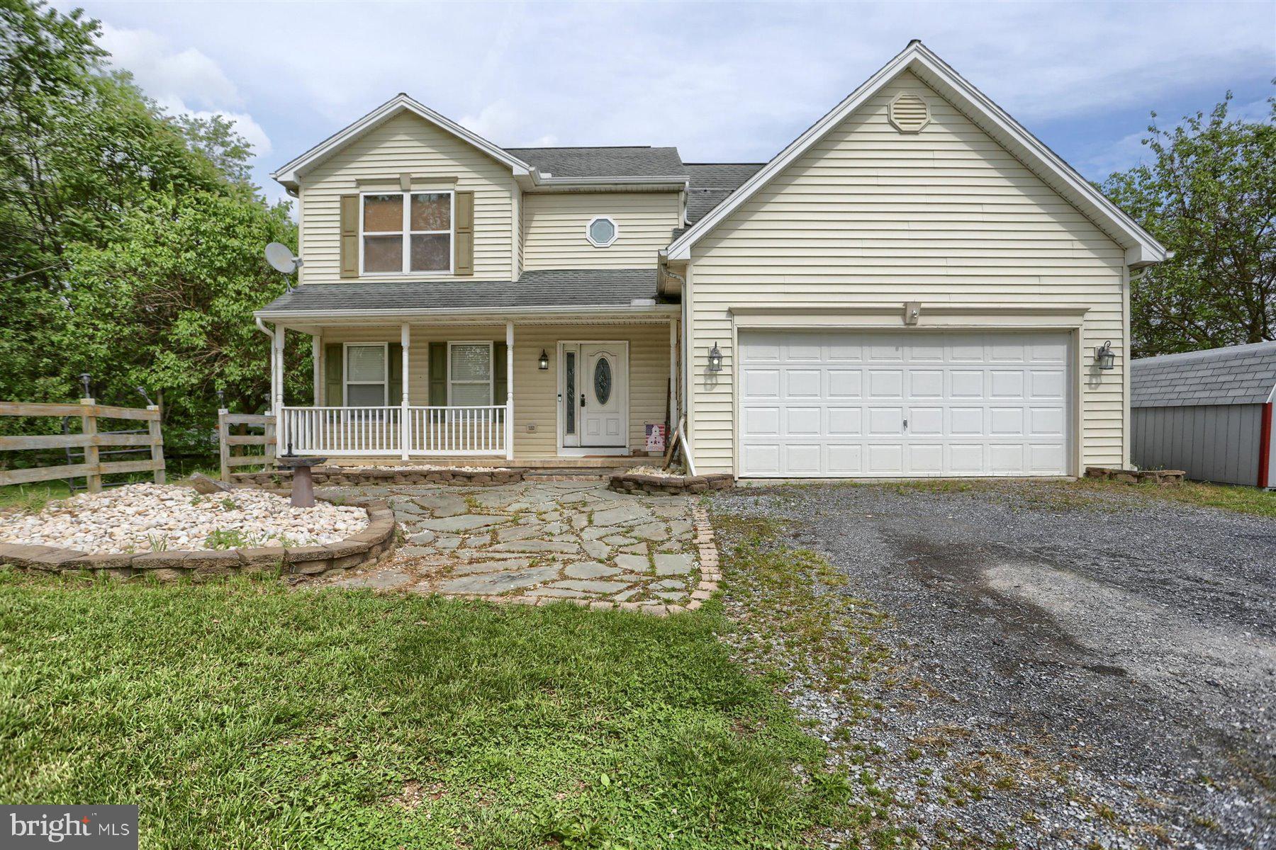 192 Lawrence Ln