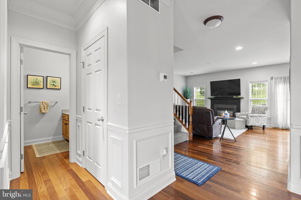1913 Roxbury Ct