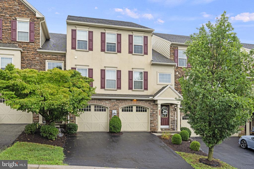 1913 Roxbury Ct