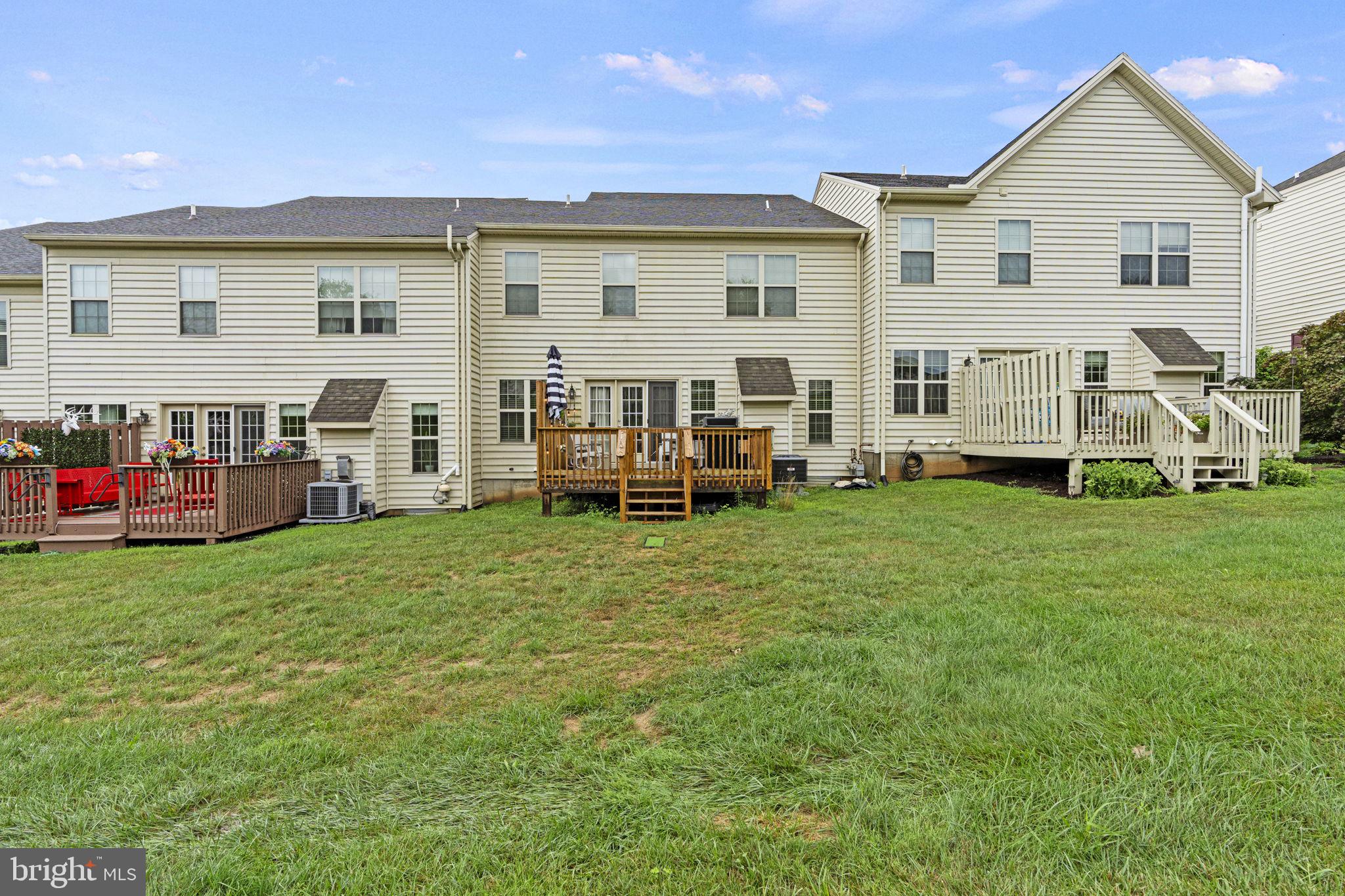 1913 Roxbury Ct