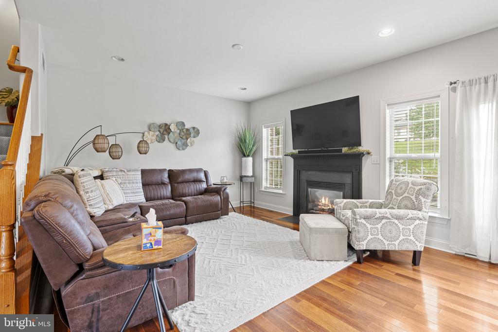 1913 Roxbury Ct
