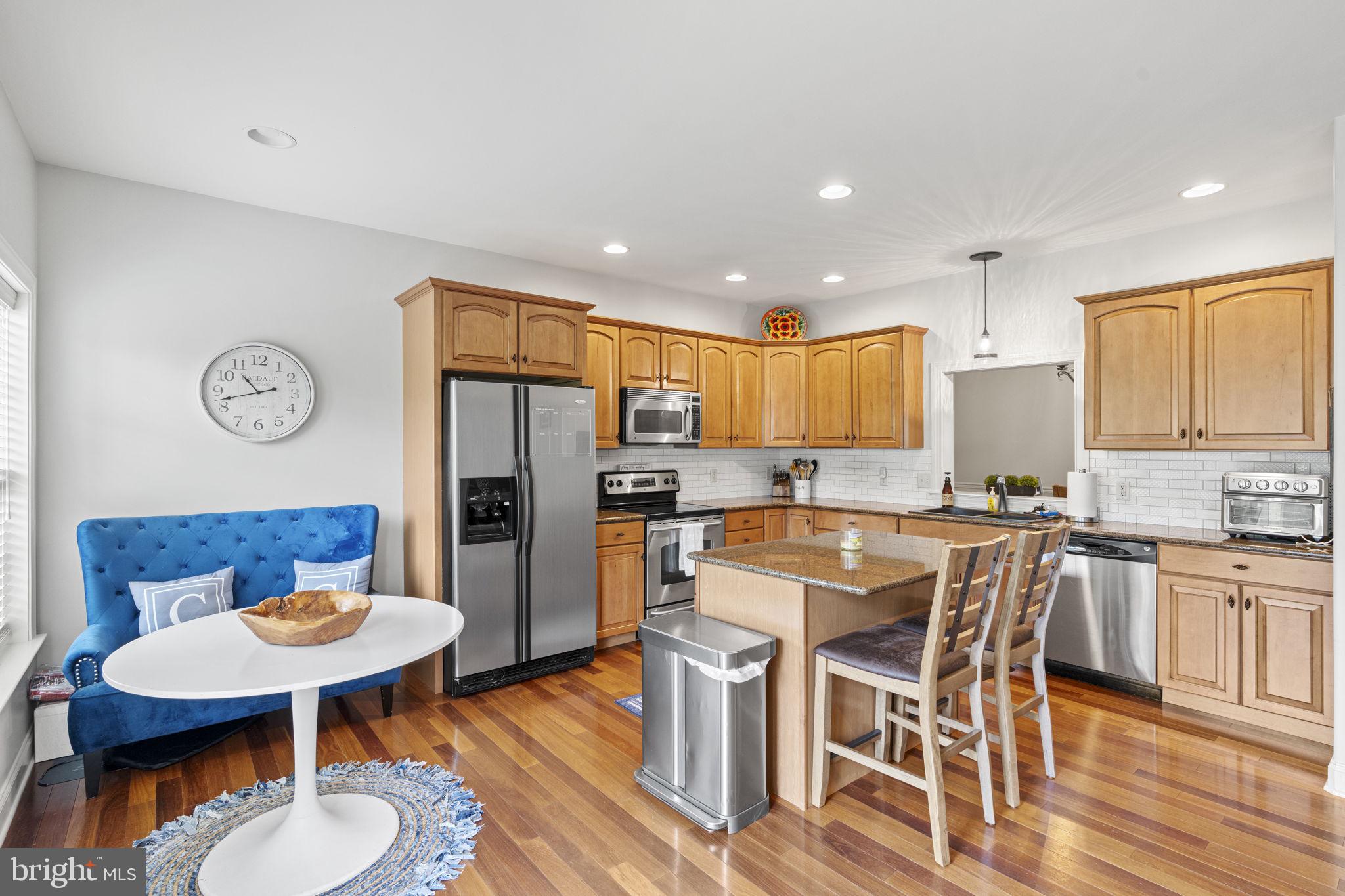 1913 Roxbury Ct